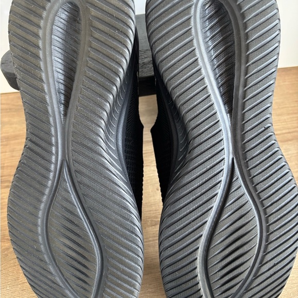 Skechers Black Slip-On Sneakers with Knit Mesh Upper - Picture 10 of 11